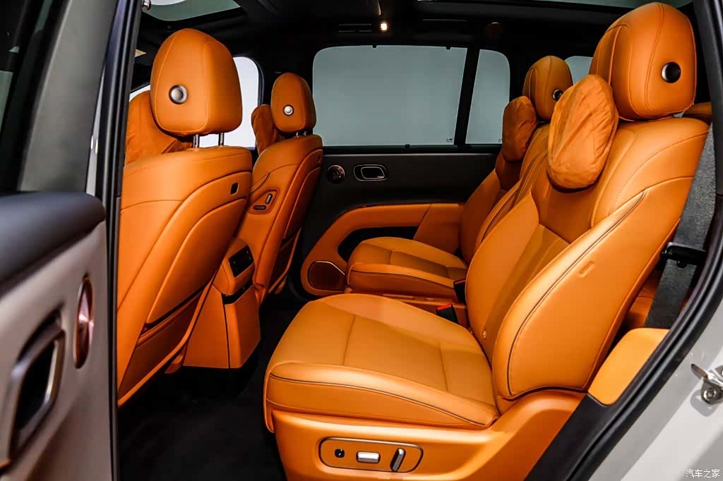 Li Auto i8, 2025 10