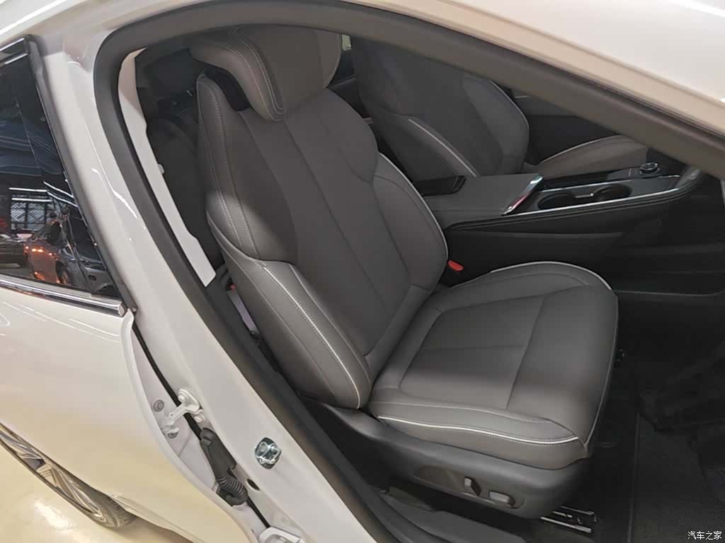 Buick E5, 2025 25