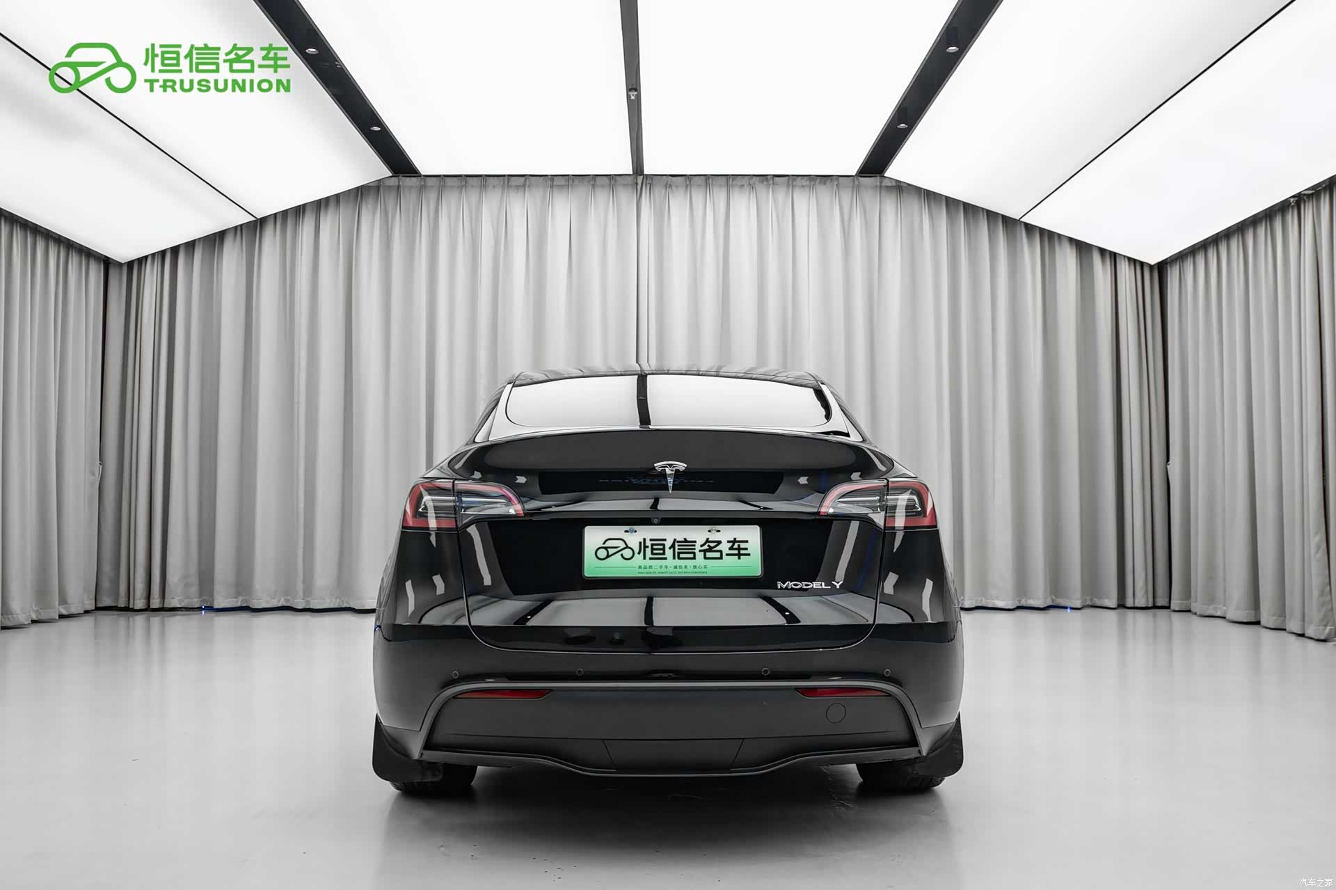 Tesla Model Y, 2023 все фото