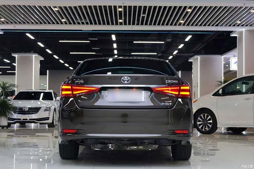 Toyota Crown, 2017 10
