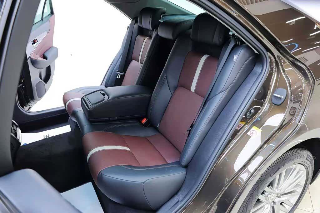 Toyota Crown, 2017 19