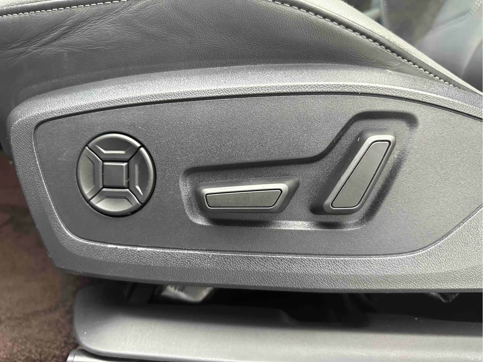 Audi Q3, 2022 11