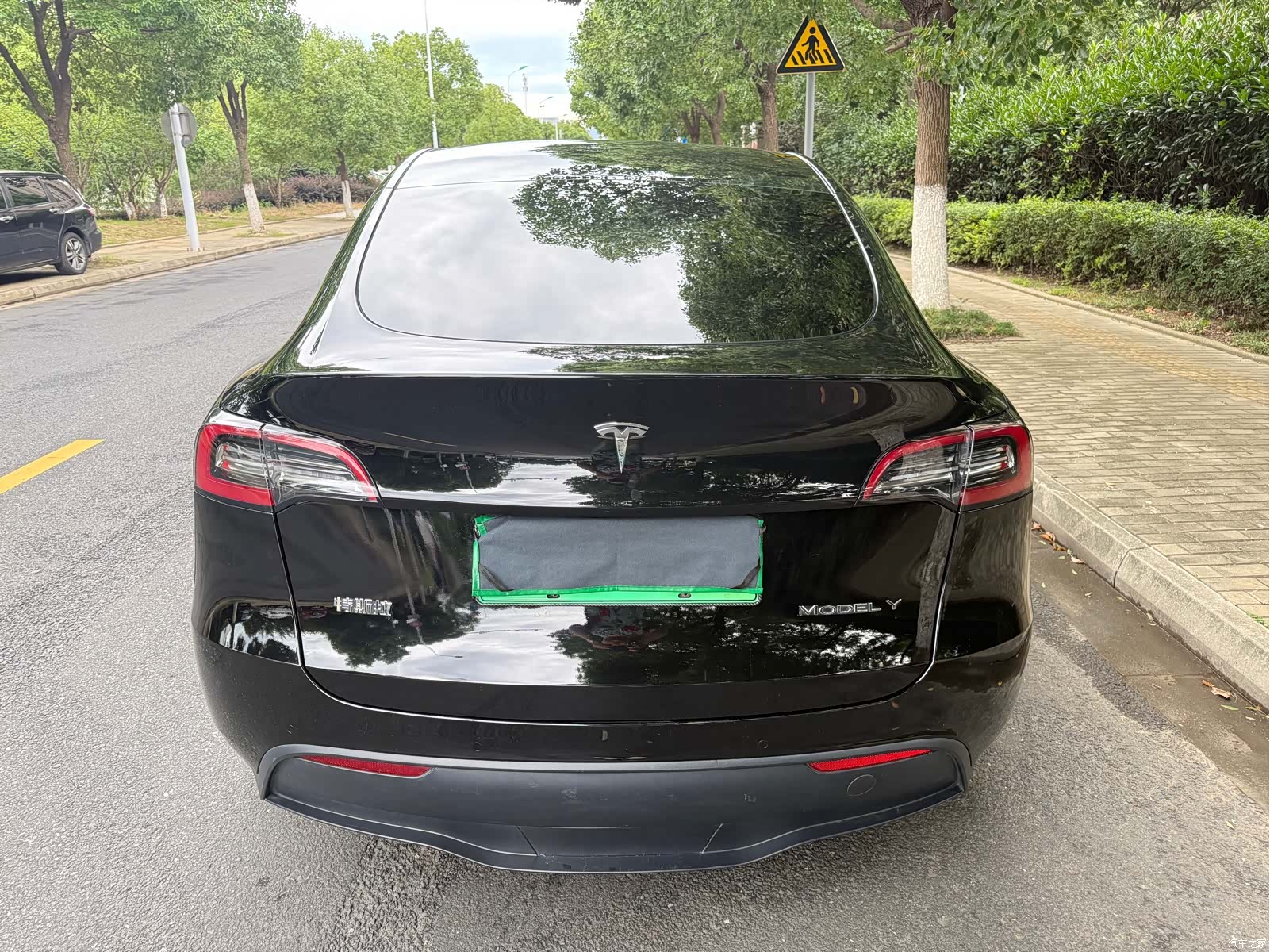 Tesla Model Y, 2023 4