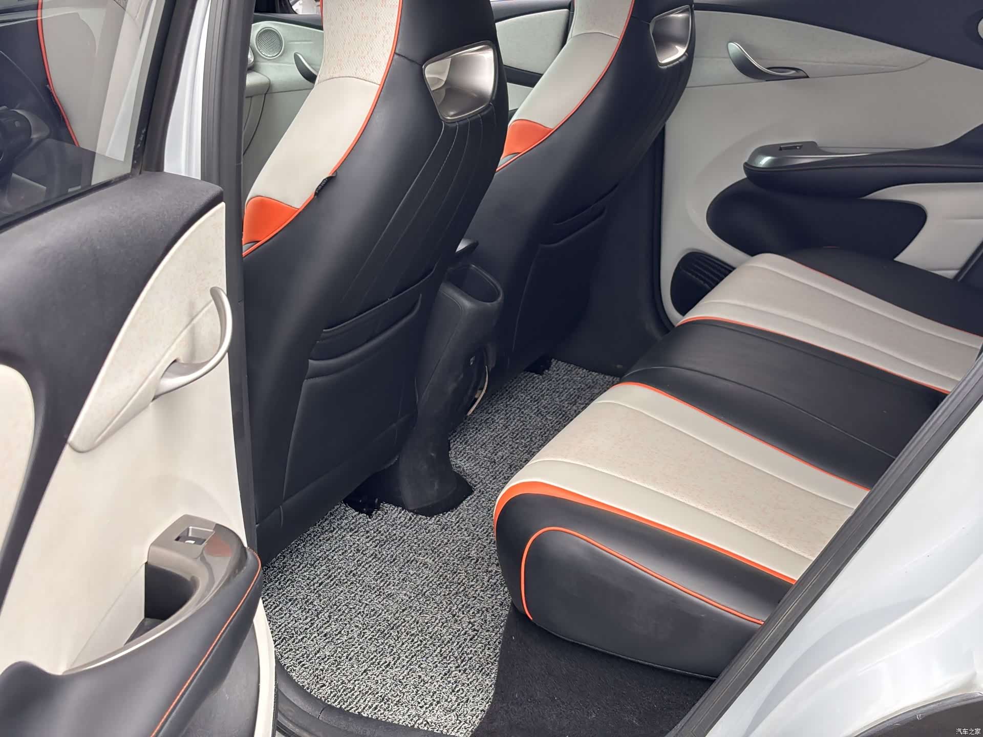 BYD Dolphin, 2021 все фото