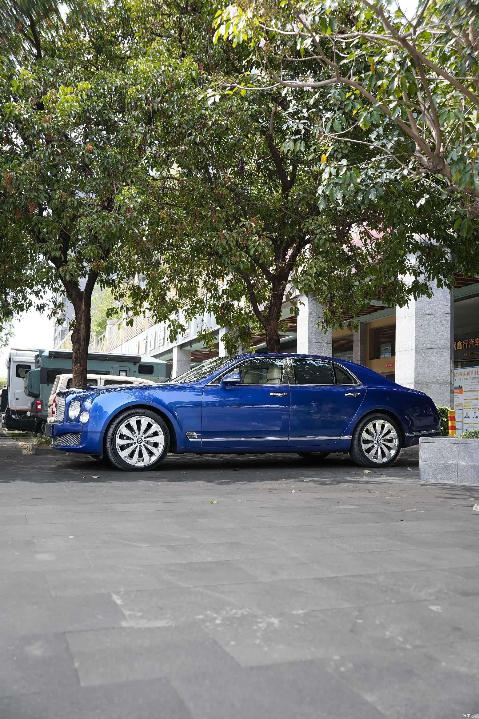 Bentley Mulsanne, 2013 все фото