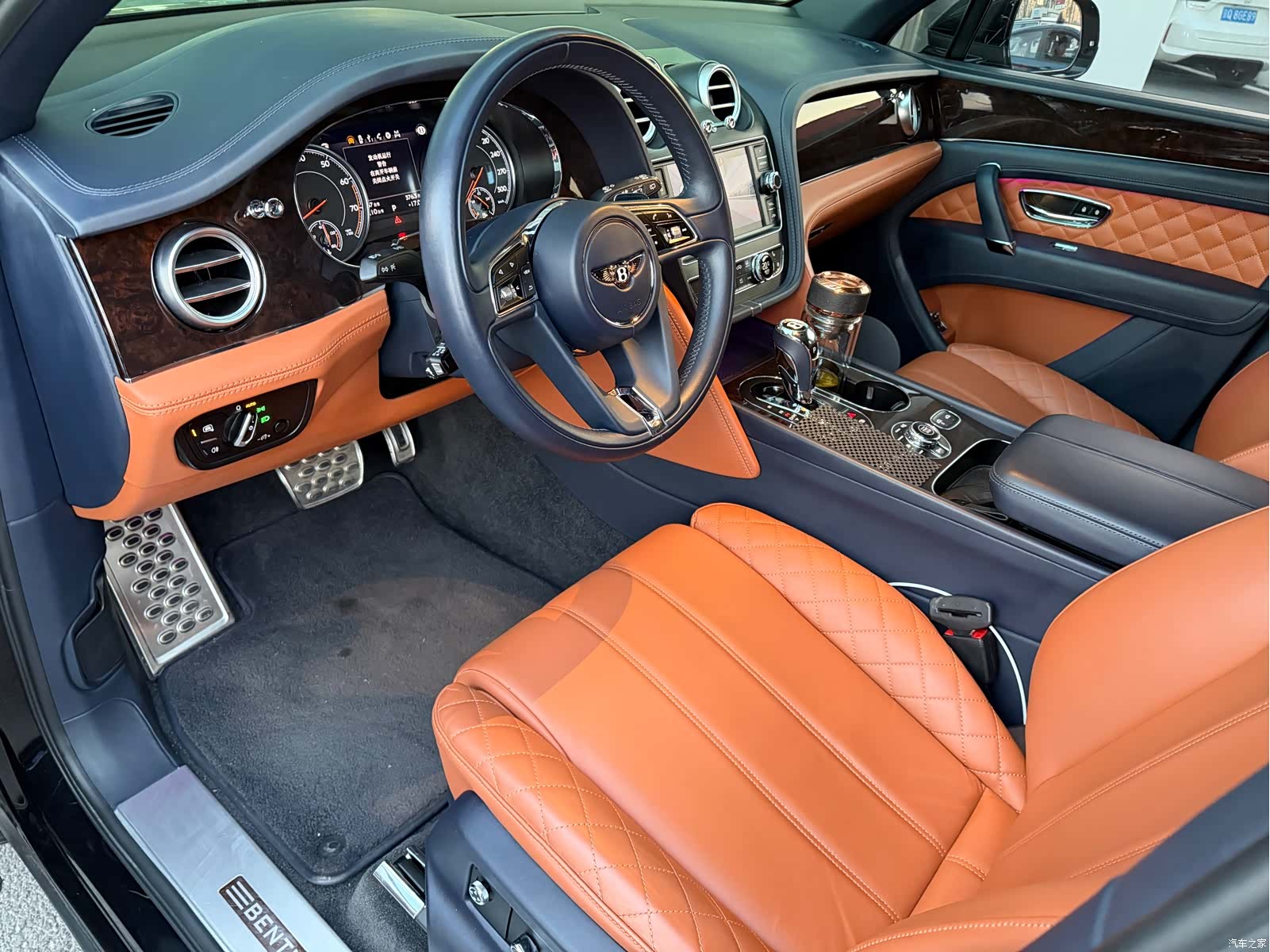 Bentley Bentayga, 2017 3