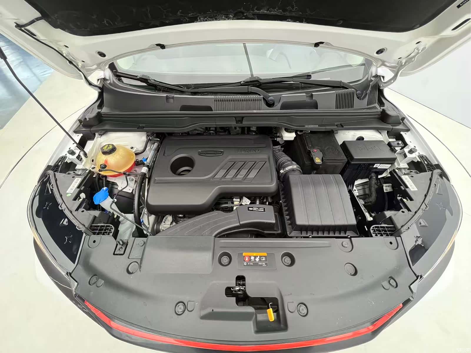 Geely Coolray, 2021 8