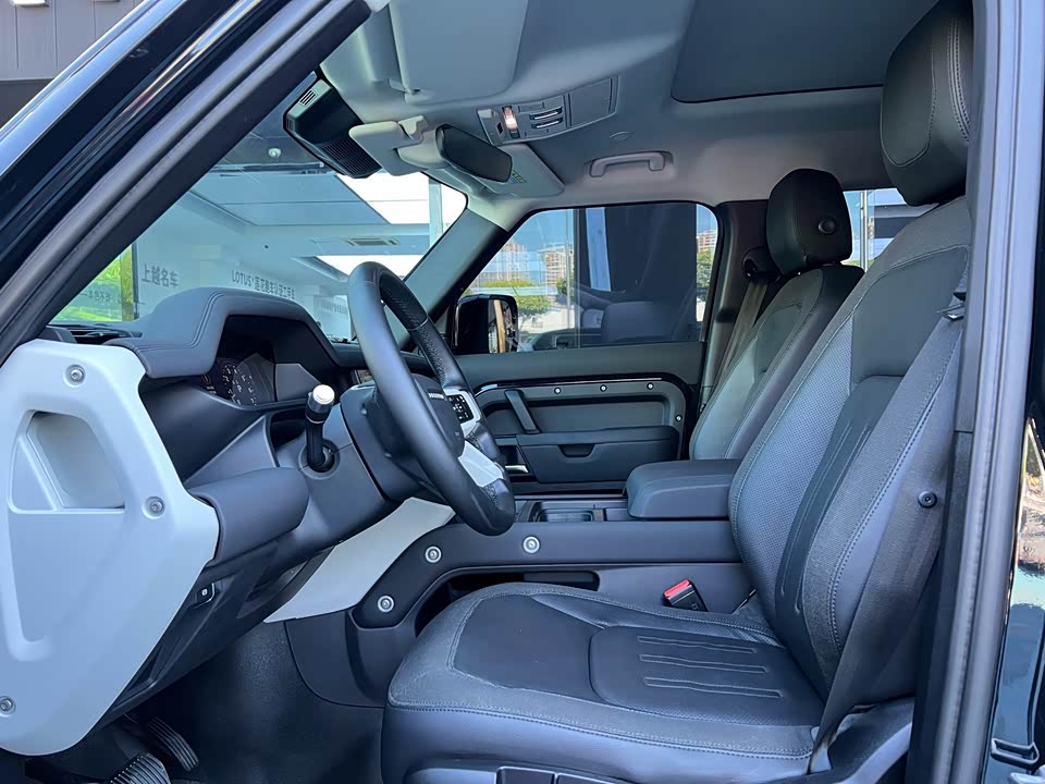 Land Rover guard
