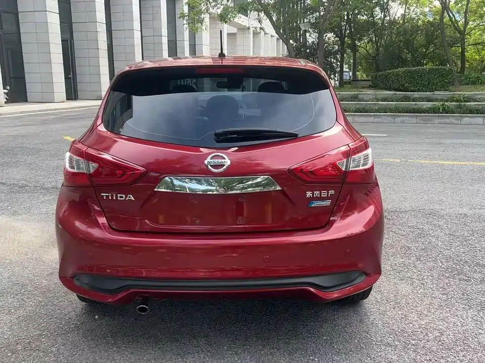 Nissan TIIDA