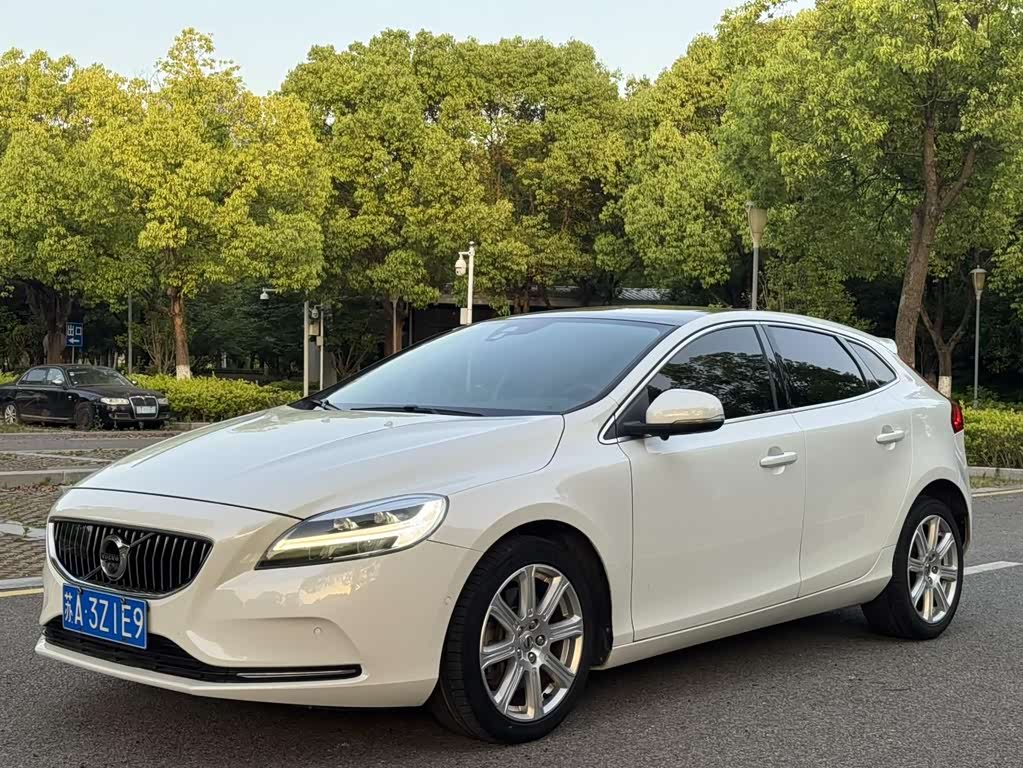 Volvo V40 2017 T4