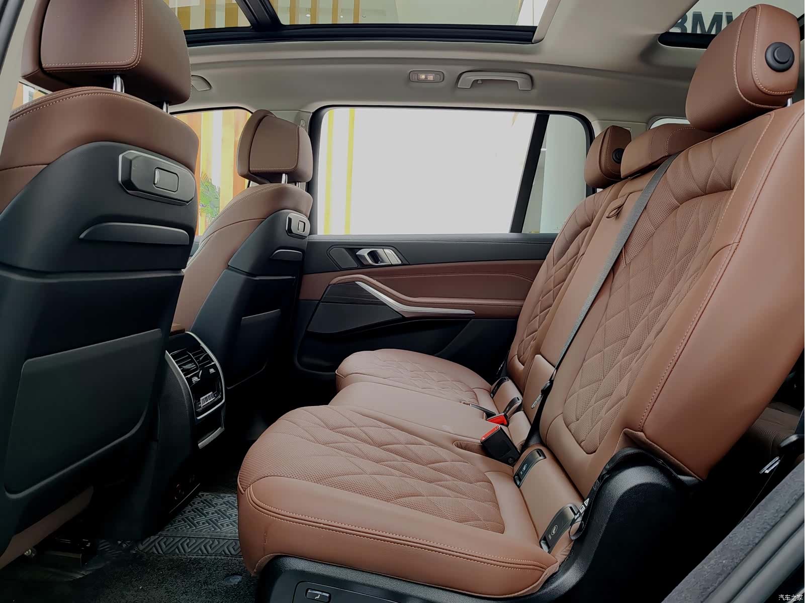 BMW X7, 2024 9