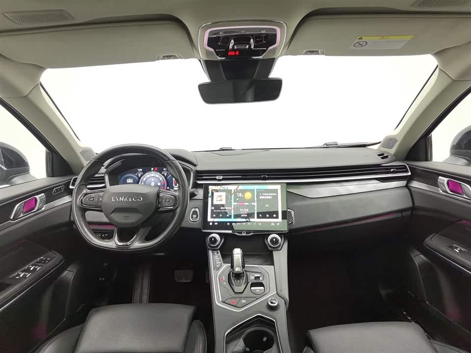 Lynk & Co 01