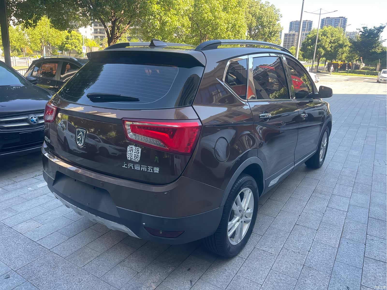 Wuling 560, 2015 4