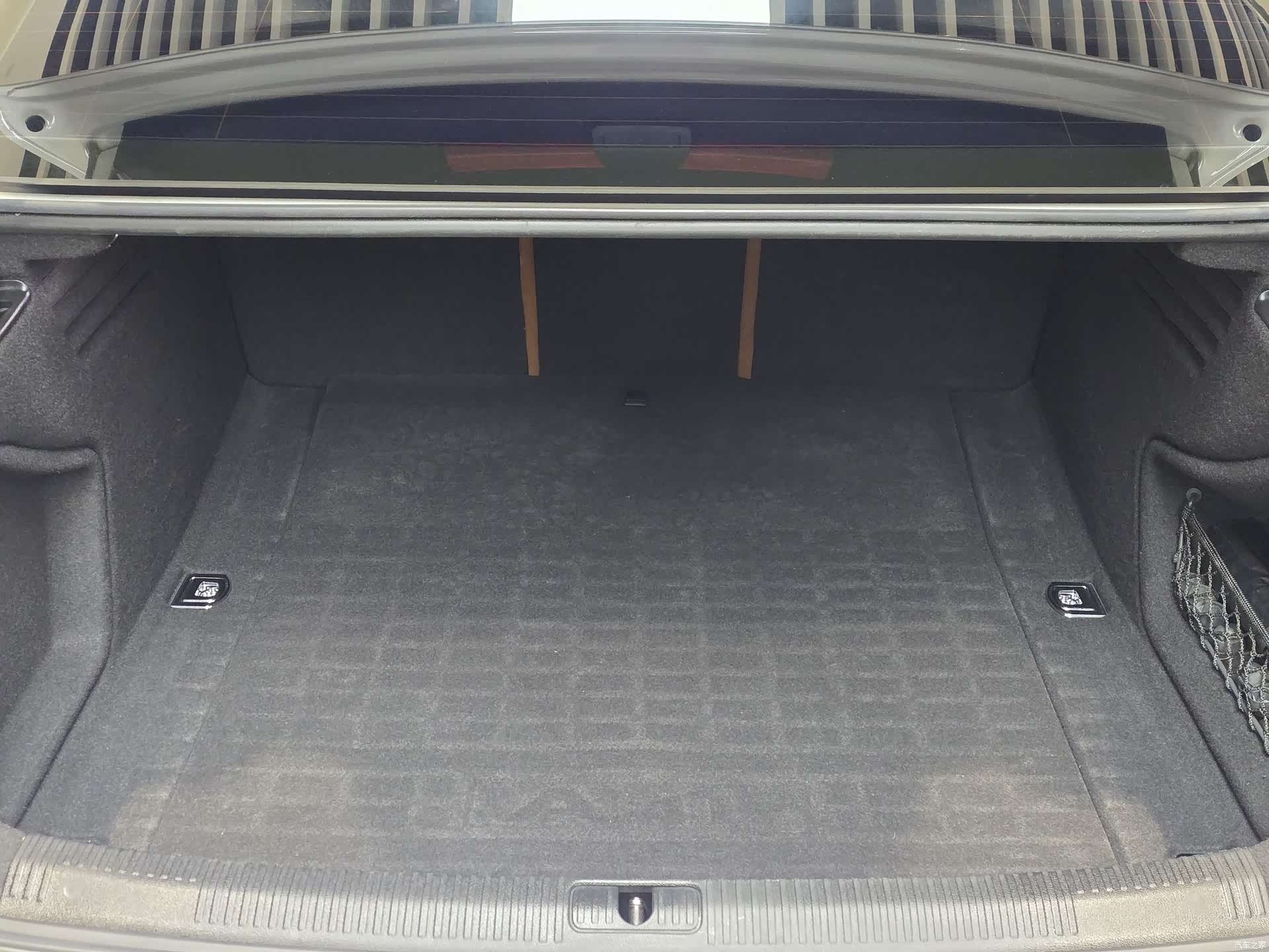 Audi A4L, 2019 17