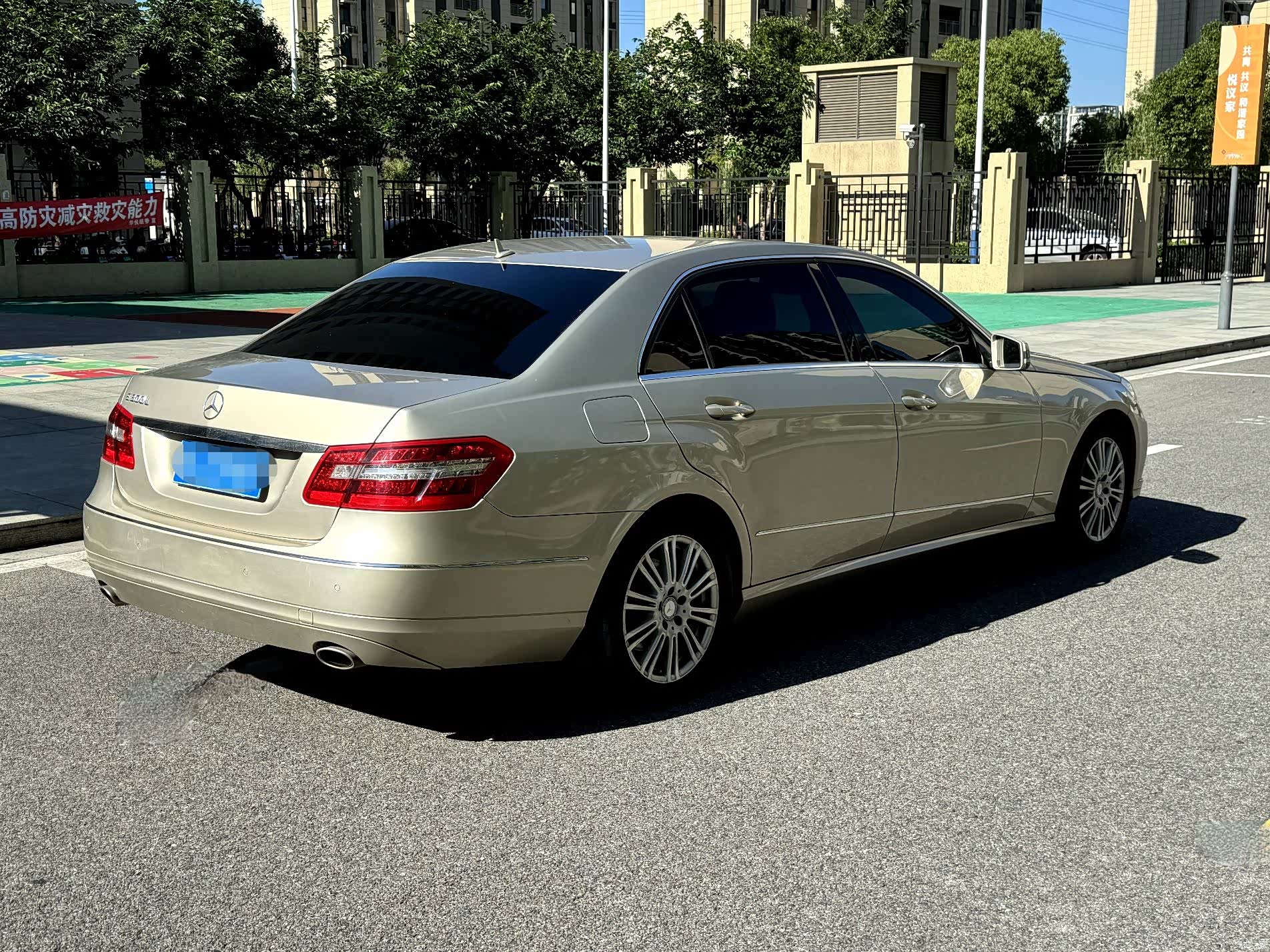 Mercedes-Benz E-Class, 2012 7