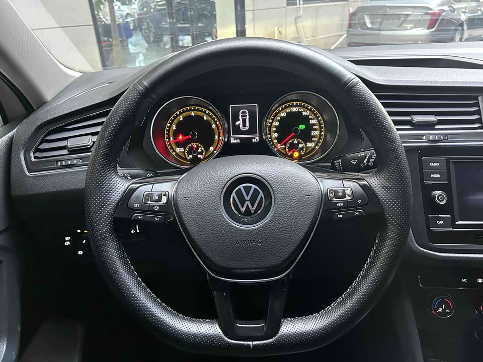 Volkswagen Tiguan L
