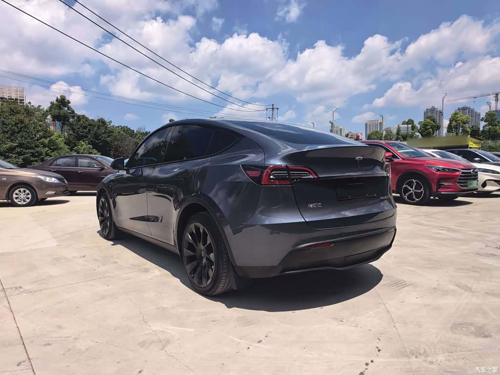 Tesla Model Y, 2021 все фото