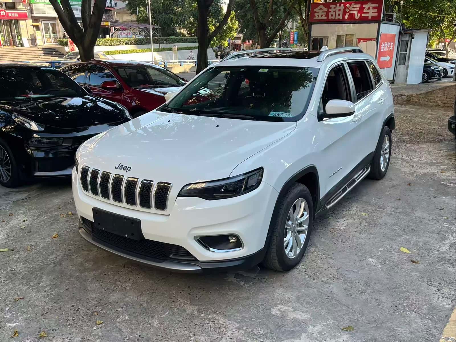 Jeep Cherokee, 2021 3