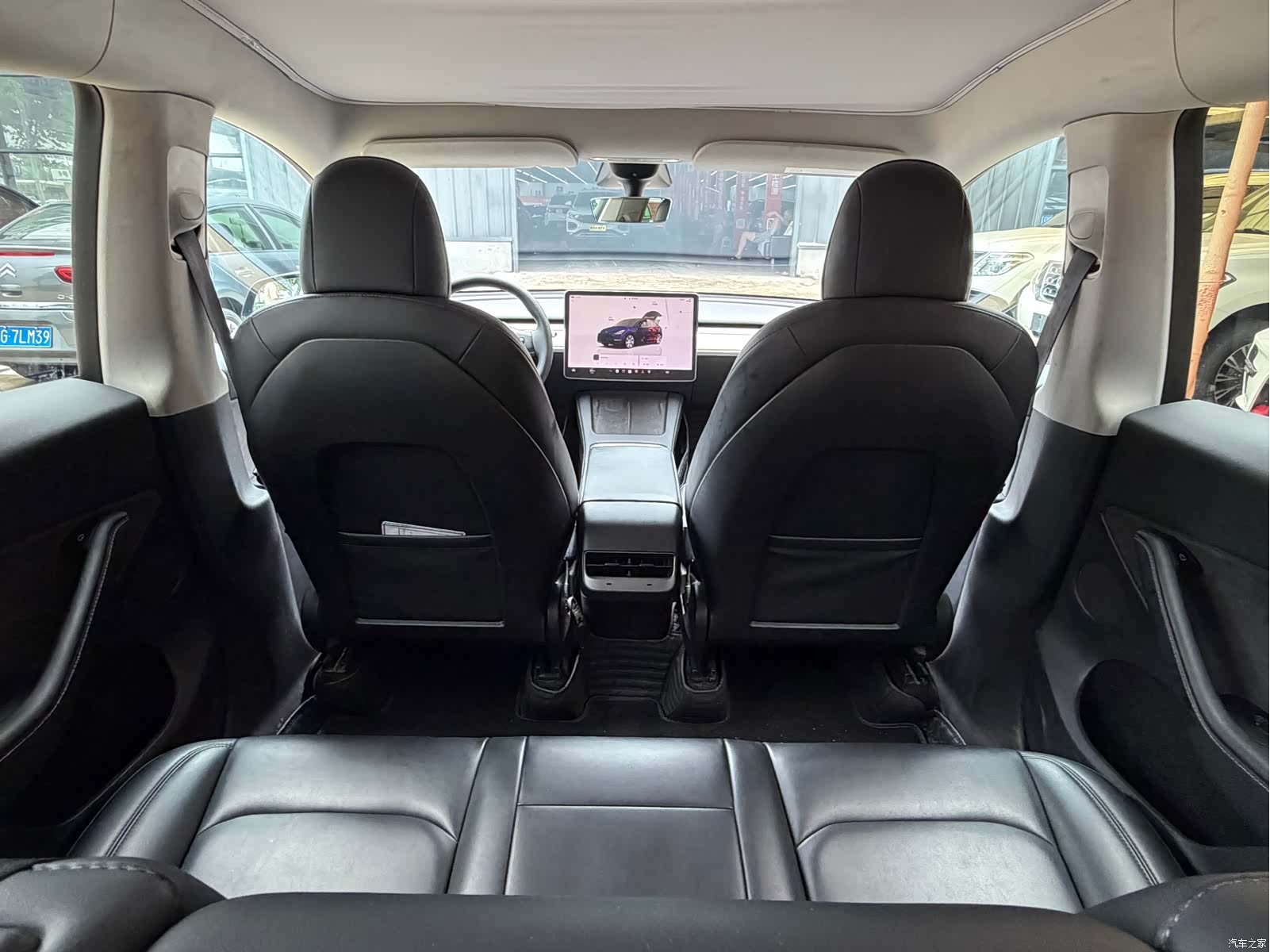 Tesla Model Y, 2022 11