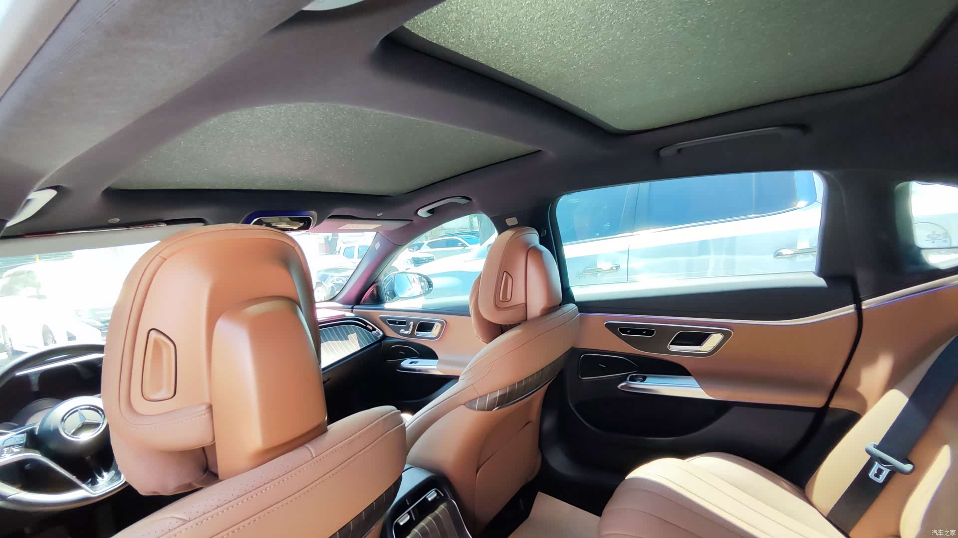 Mercedes-Benz E-Class, 2024 14