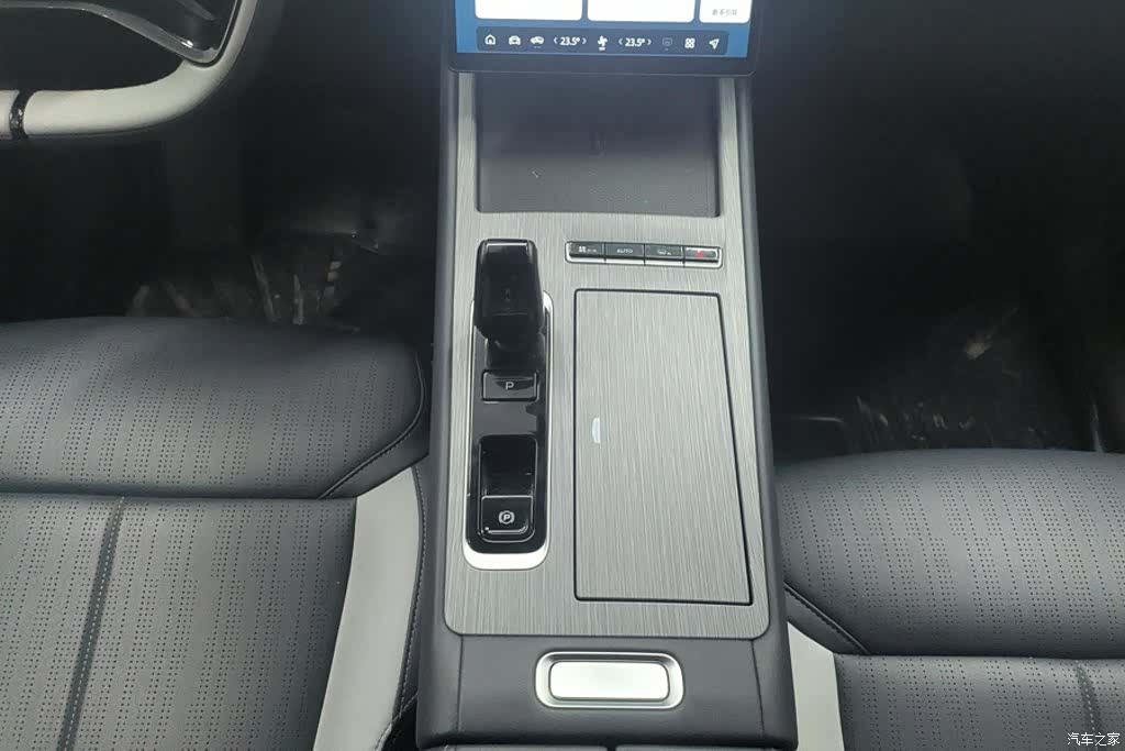 Geely Boyue, 2025 16