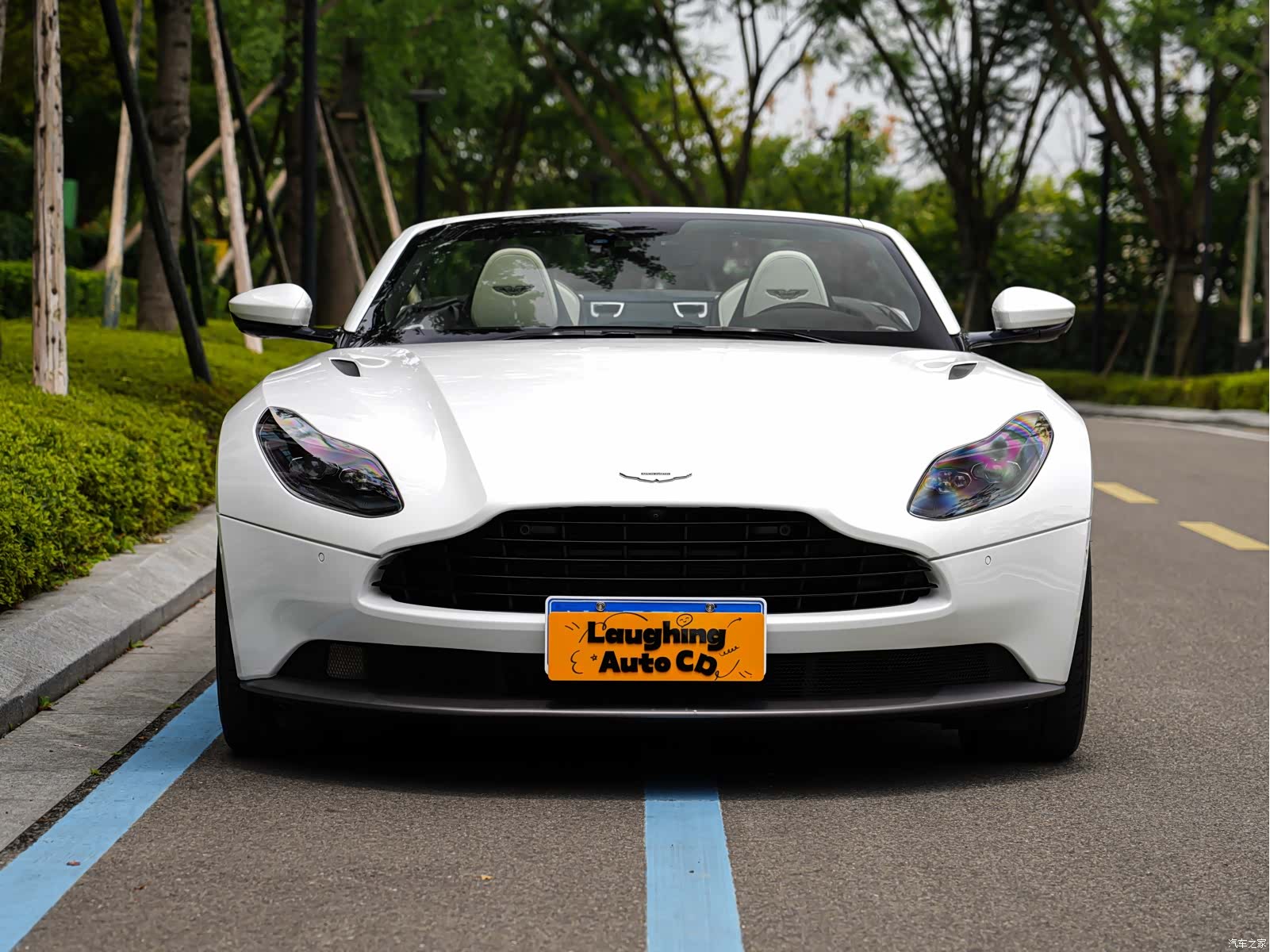Aston Martin DB11, 2020 3