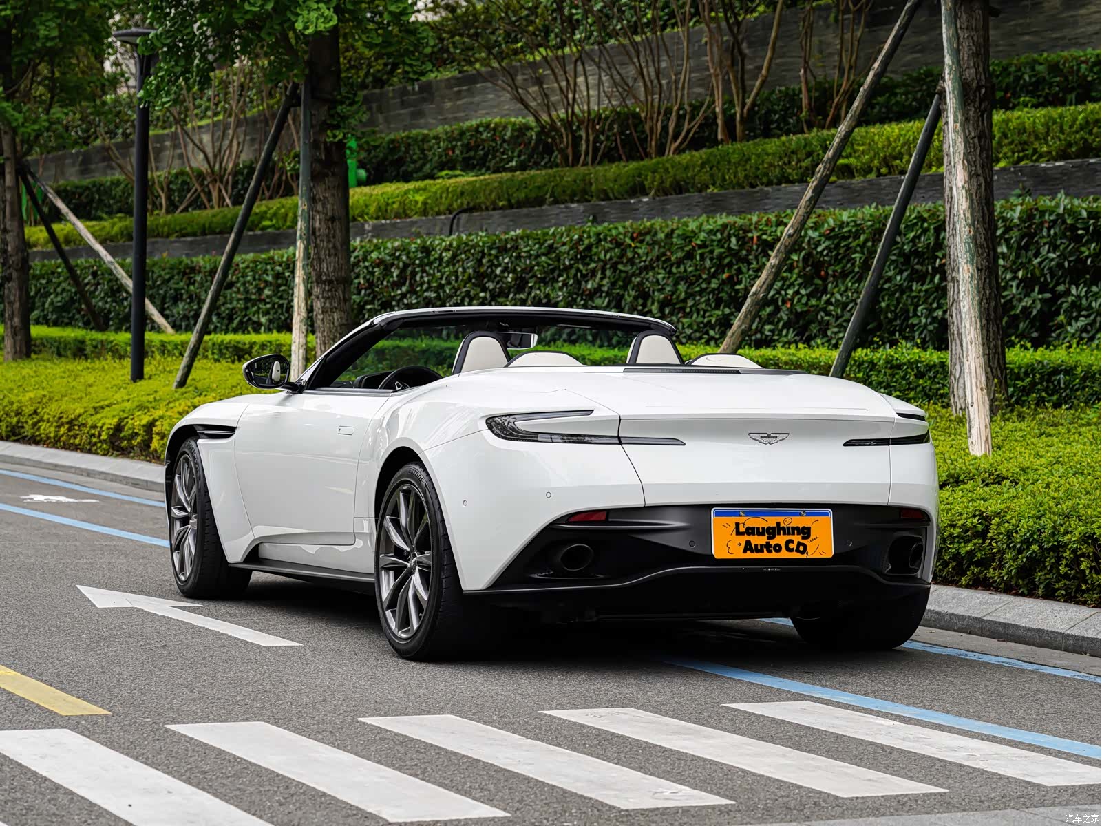 Aston Martin DB11, 2020 30