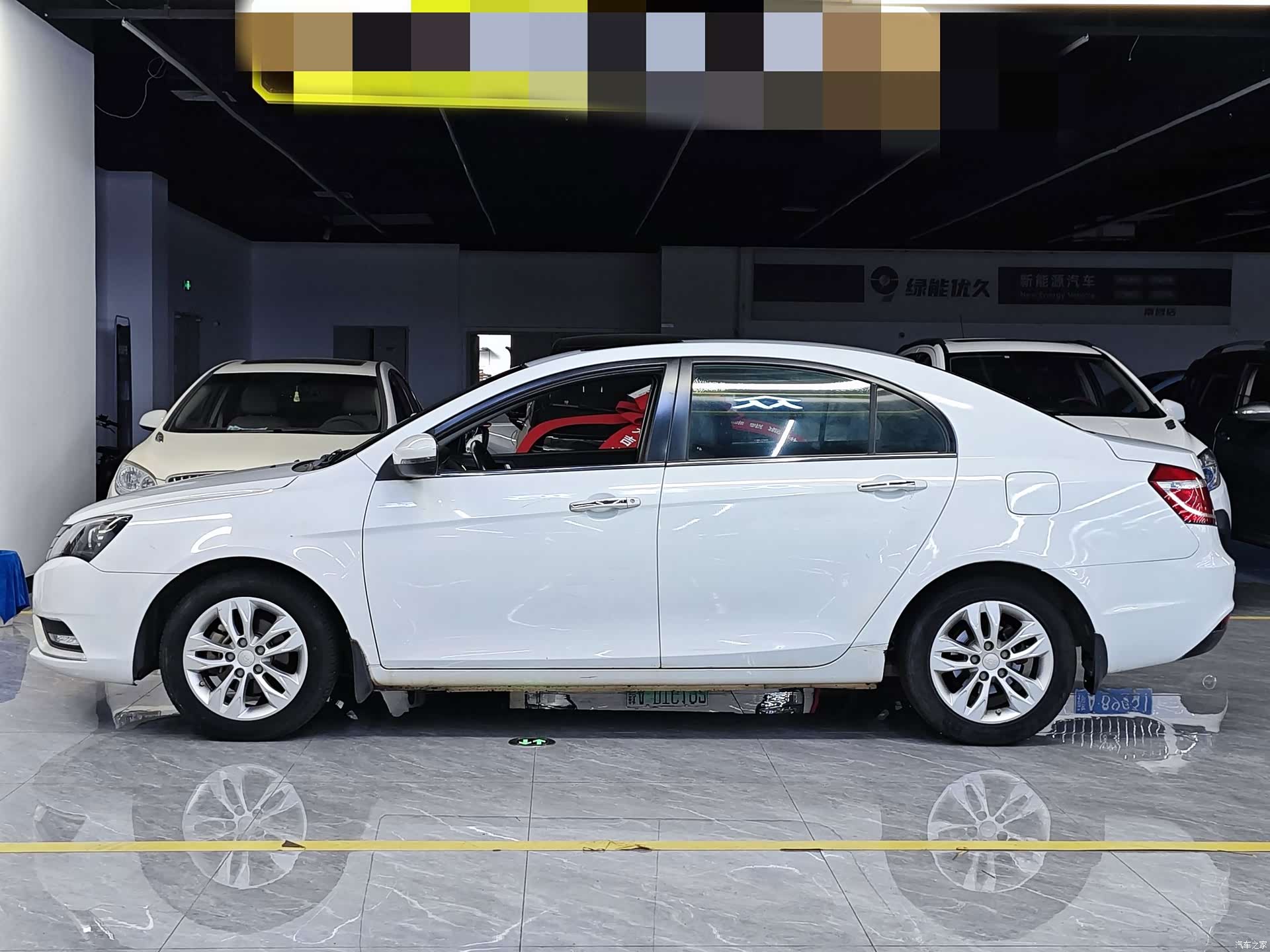 Geely Emgrand, 2015 4
