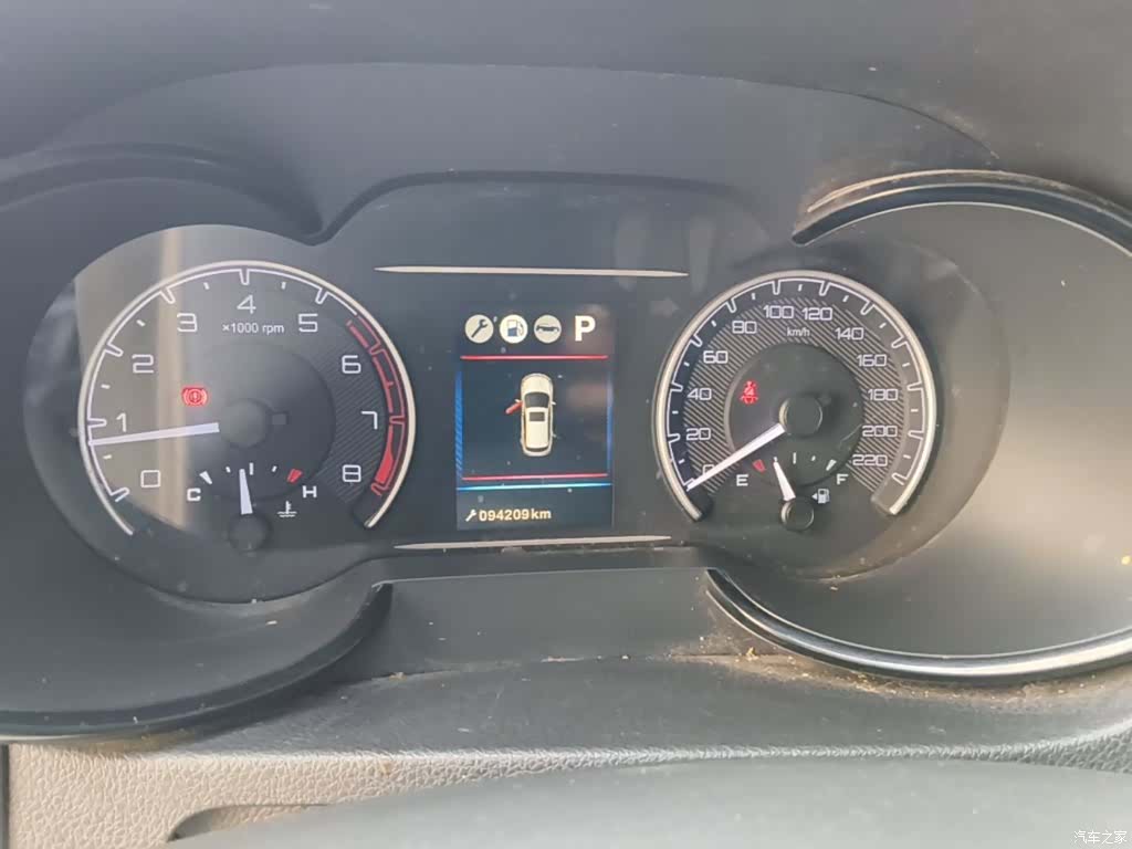 DongFeng AX7, 2017 12