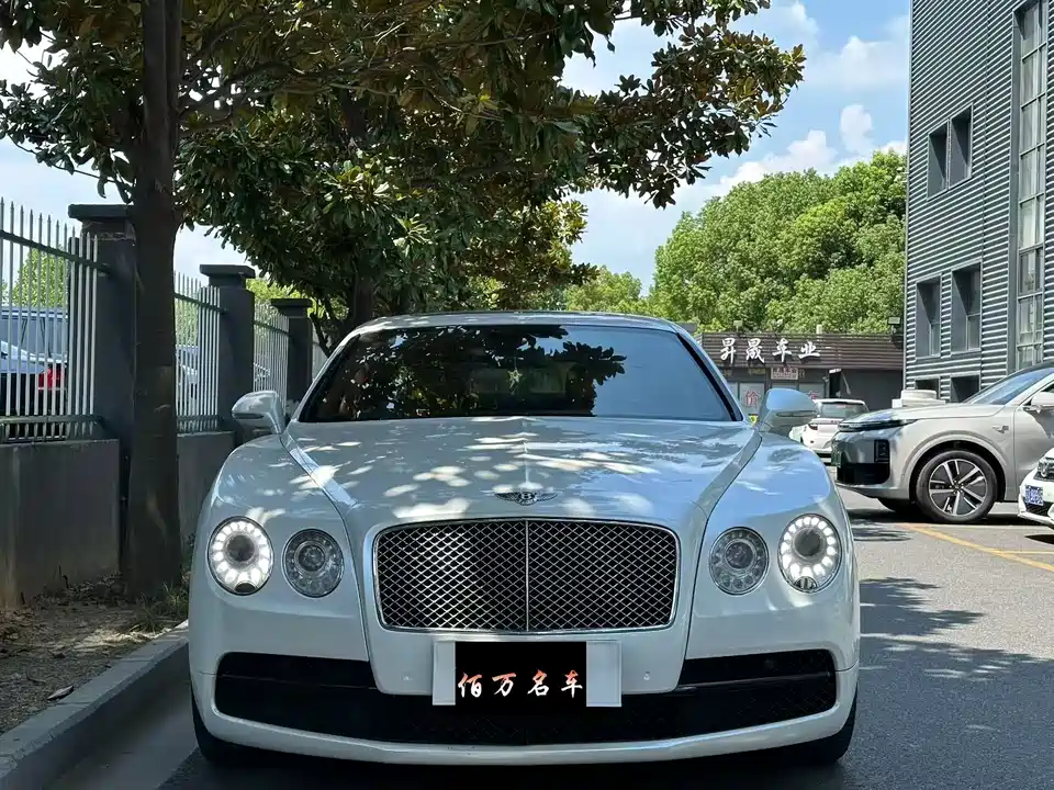 Bentley Flying
