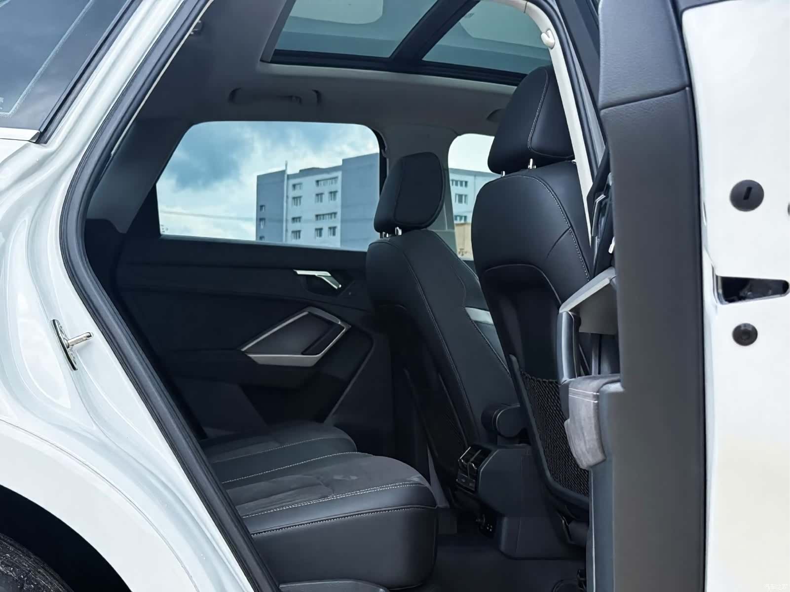 Audi Q3, 2023 11