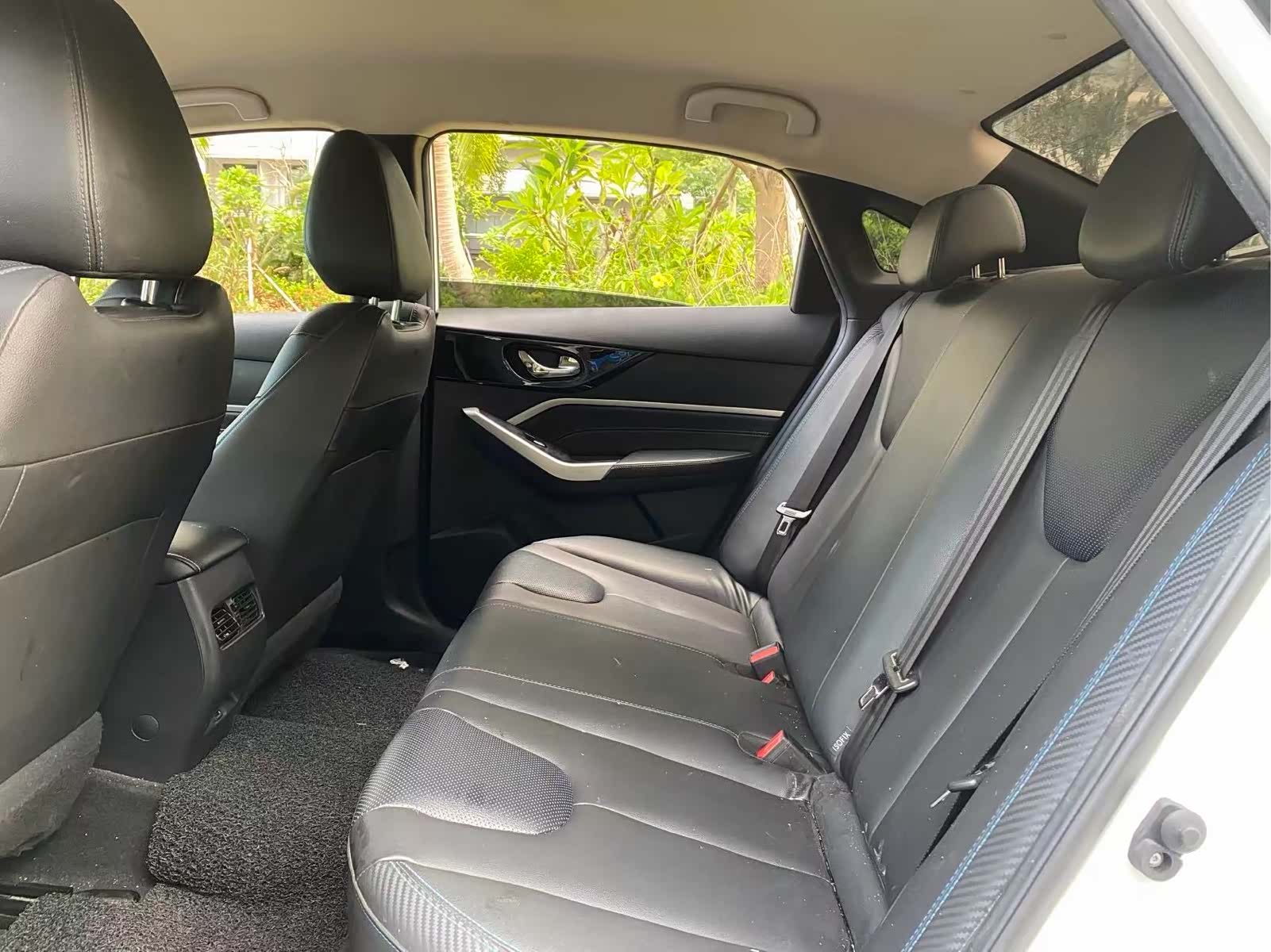 Nissan D60EV, 2022 14