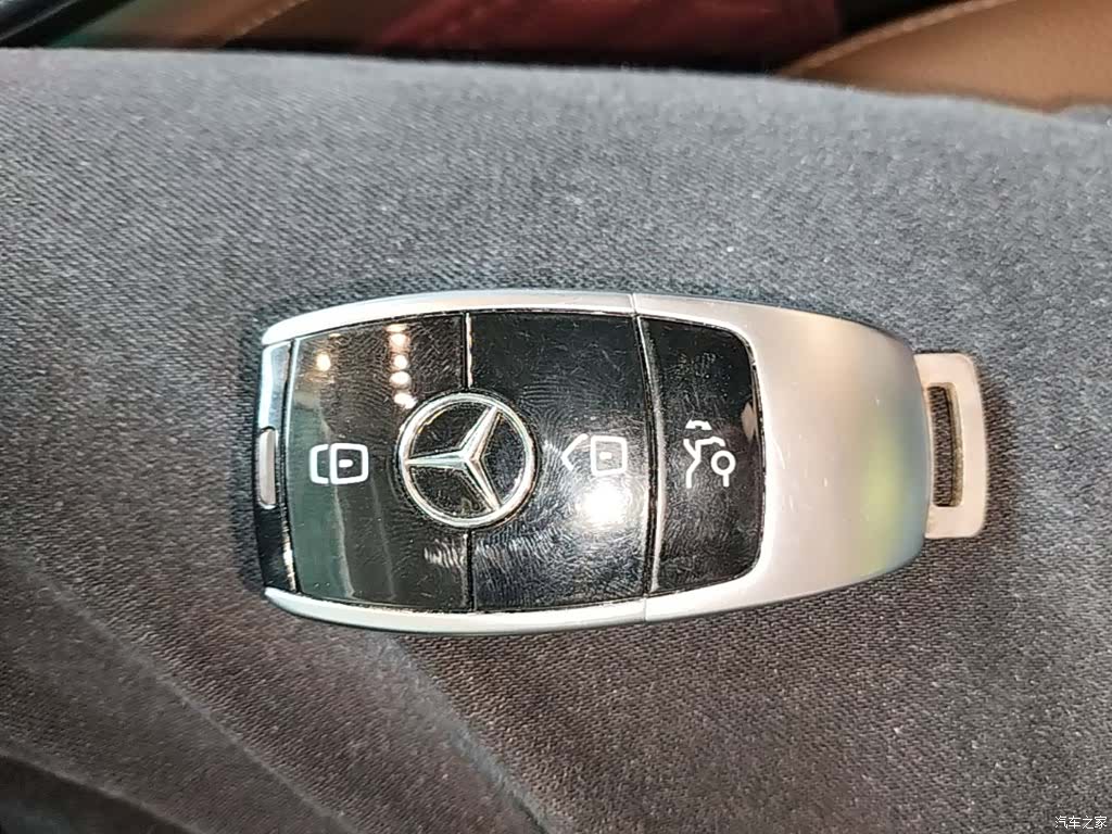 Mercedes-Benz E-Class, 2019 9