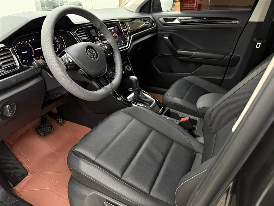 Volkswagen T-ROC exploring Songs