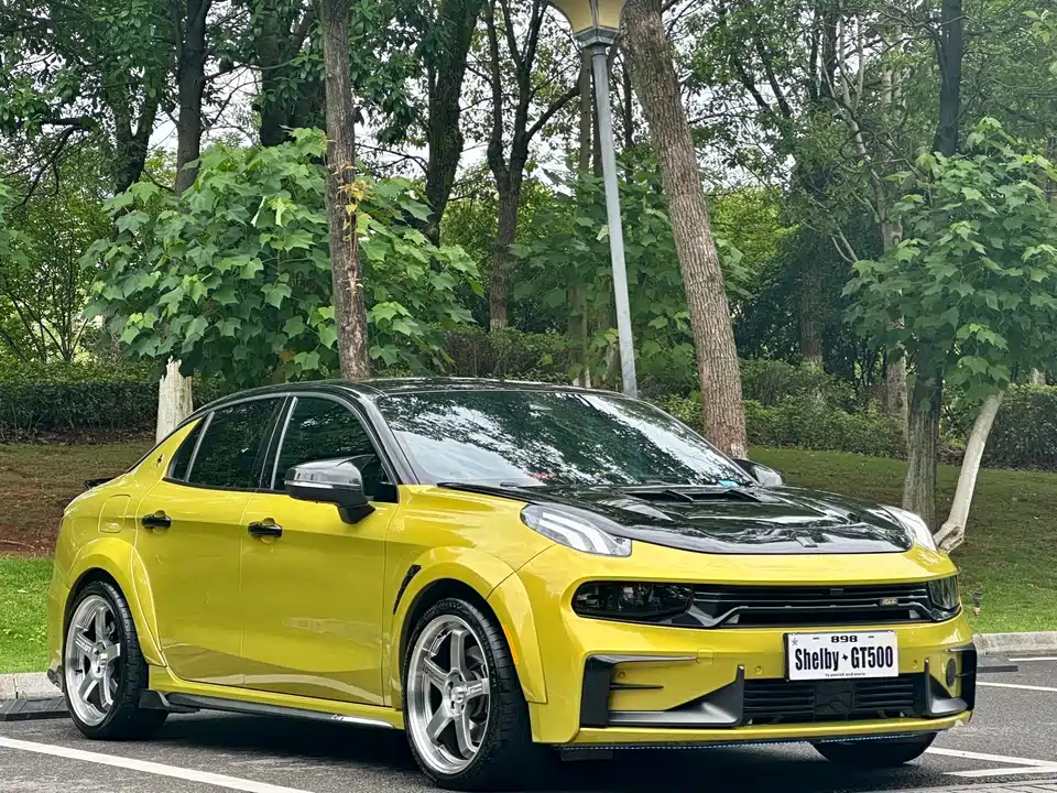 Lynk & Co 03
