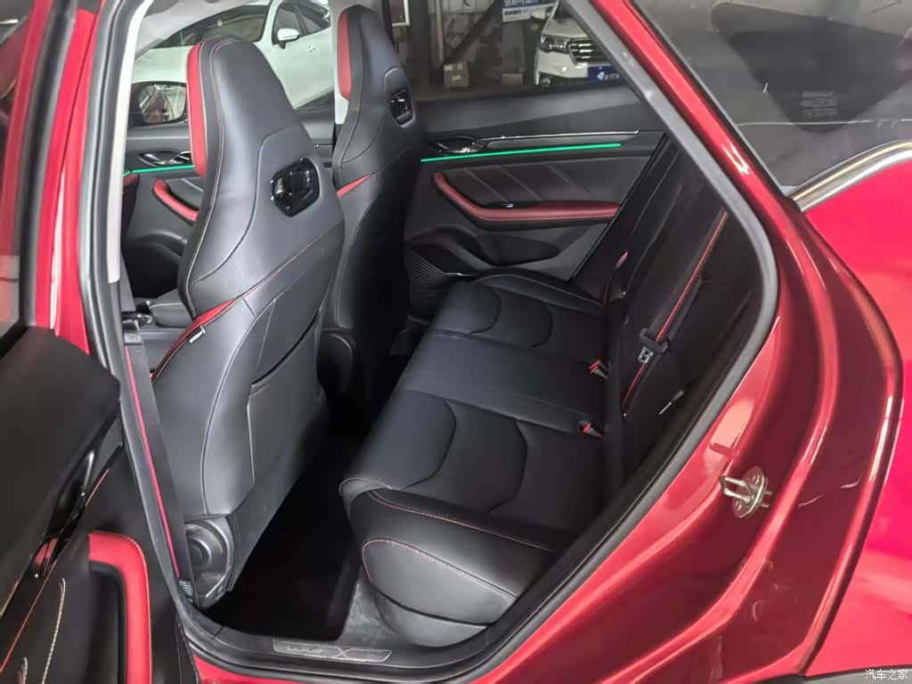 Geely Emgrand, 2022 8