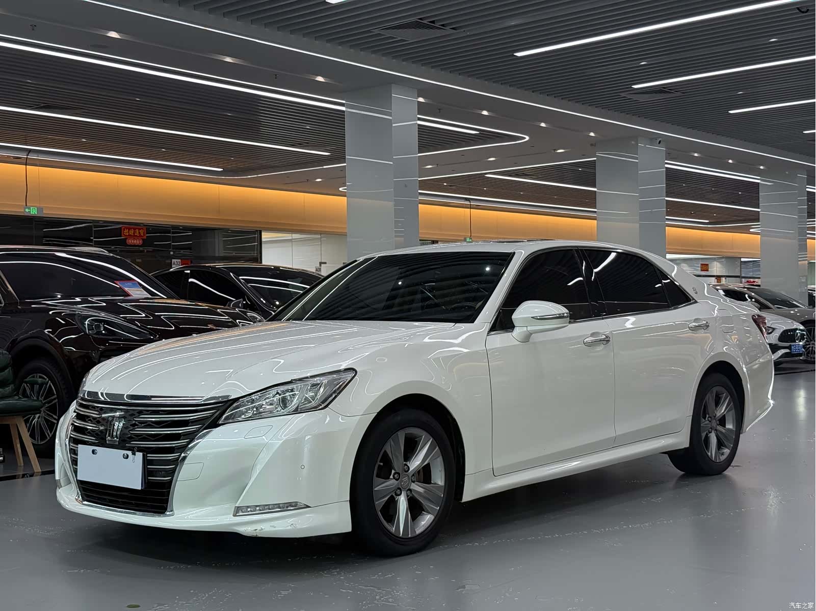 Toyota Crown, 2016 1