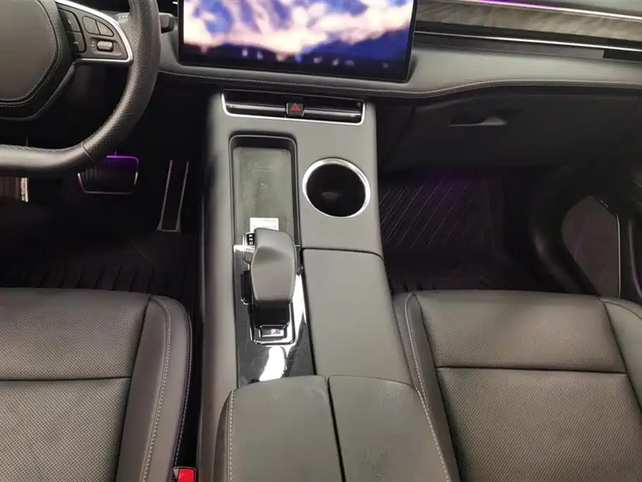 AITO Ask the world M5