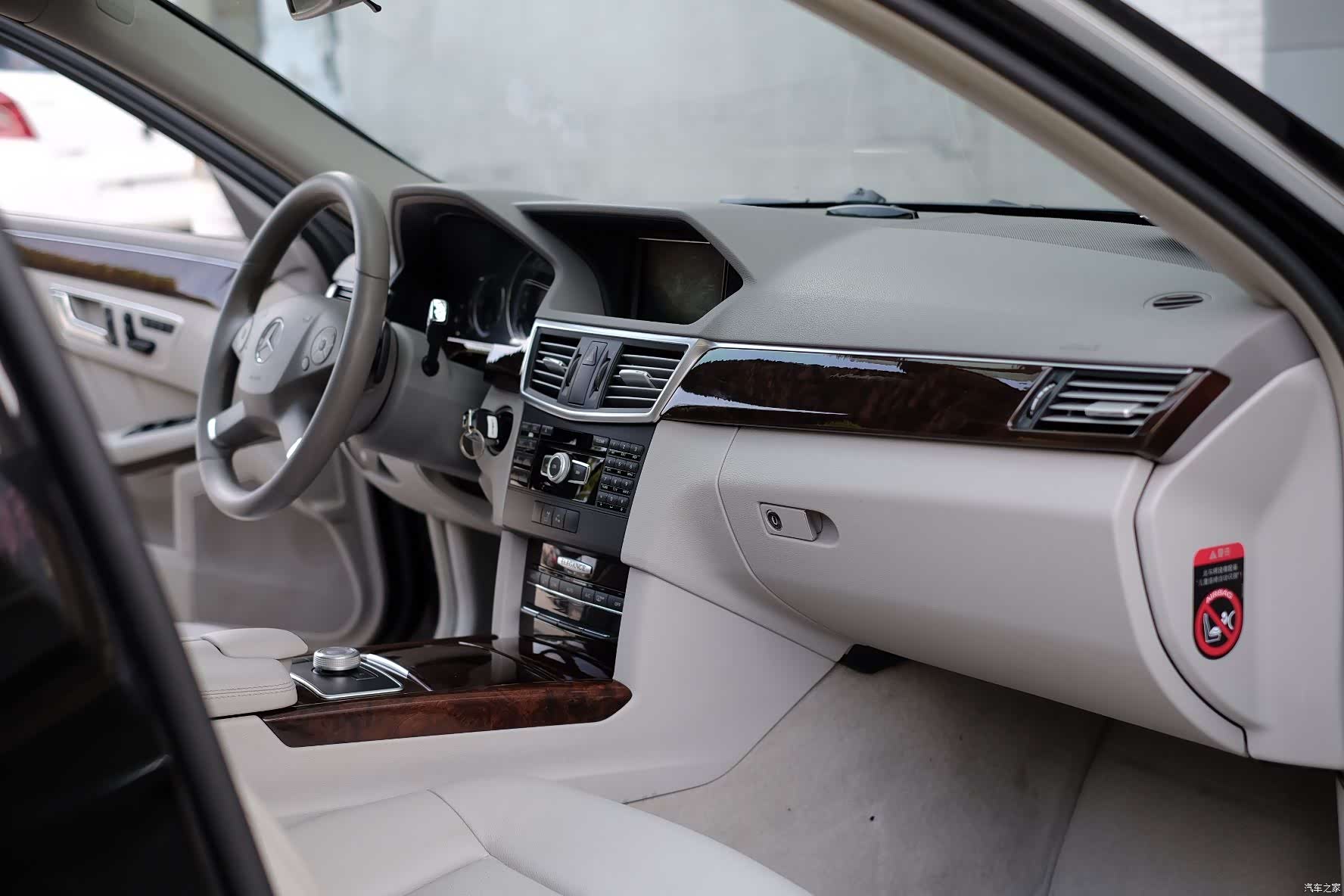 Mercedes-Benz E-Class, 2012 33