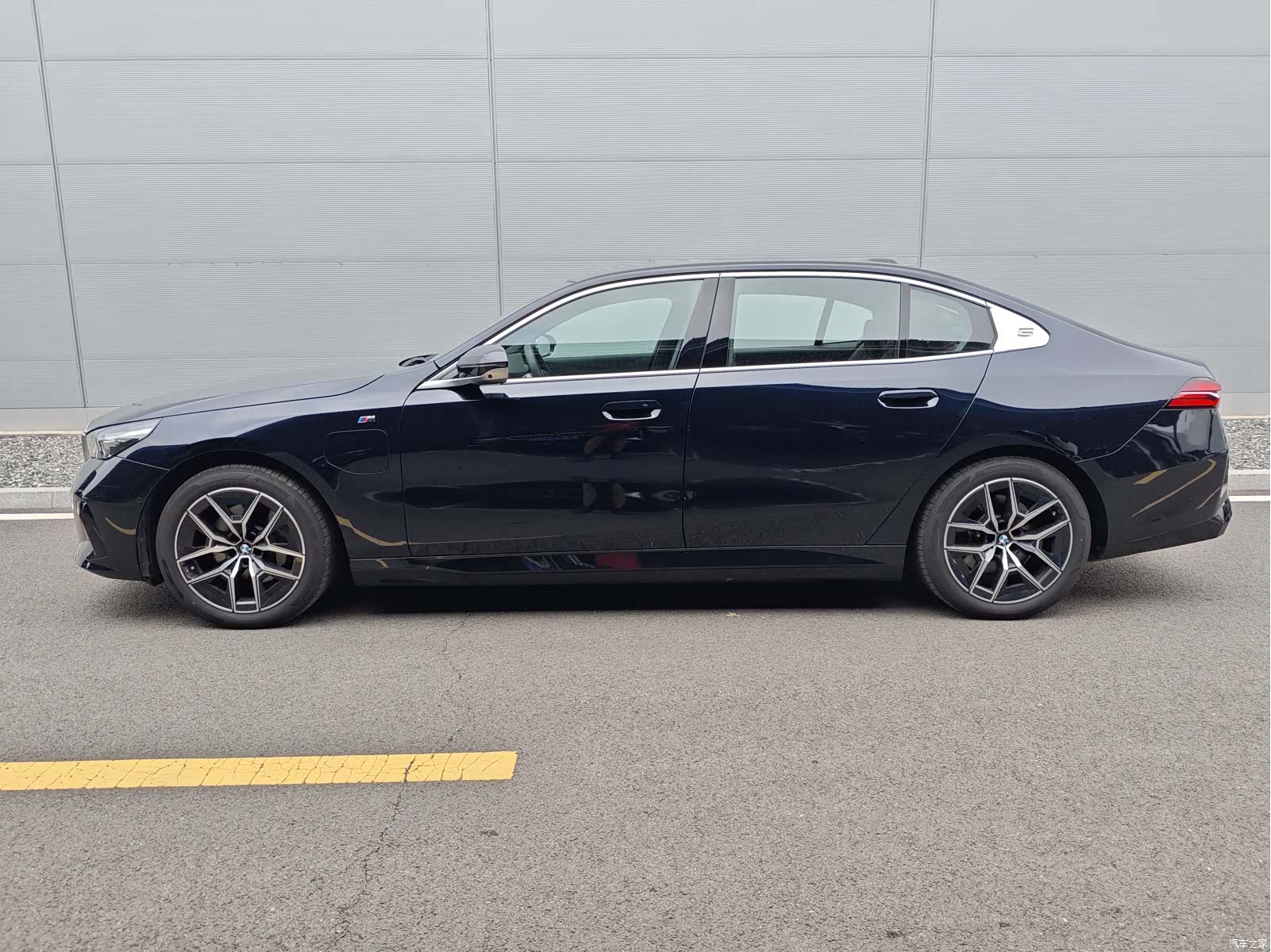 BMW i5, 2025 все фото