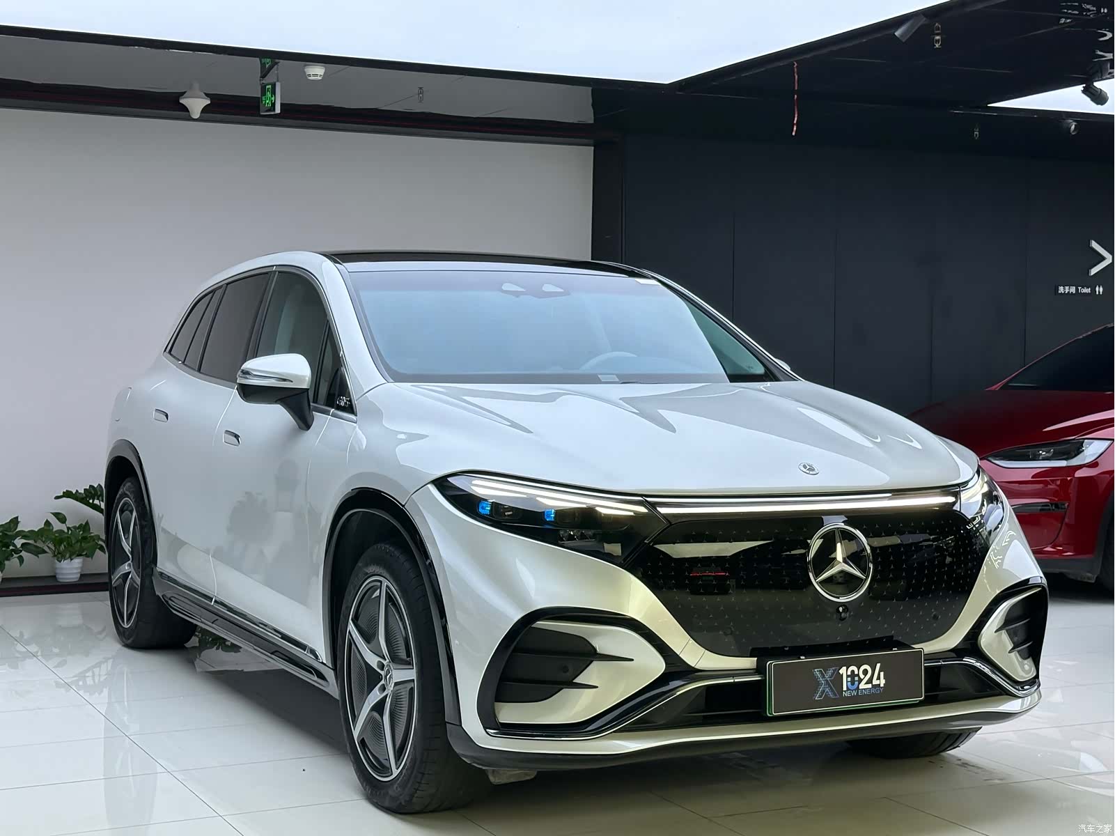 Mercedes-Benz EQS, 2023 3