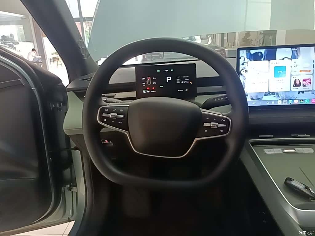 Roewe D6, 2025 11