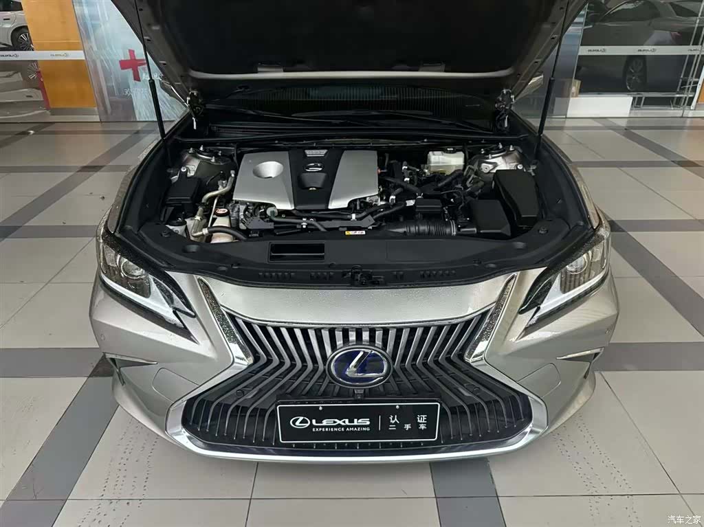 Lexus ES, 2020 9