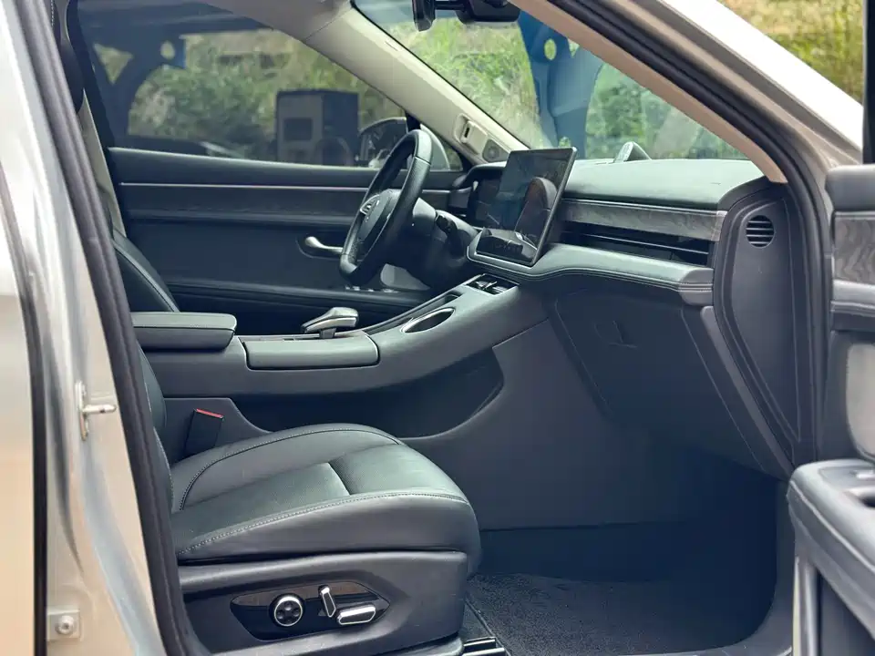 AITO Ask the world M5