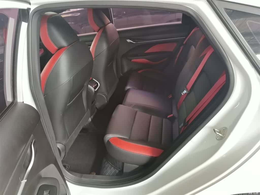 Geely Binray, 2021 17