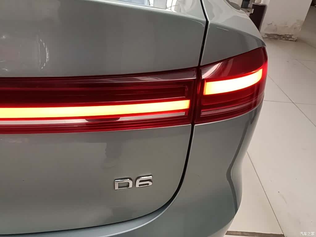 Roewe D6, 2025 8