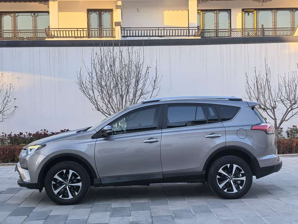 Toyota RAV4 Rongfang