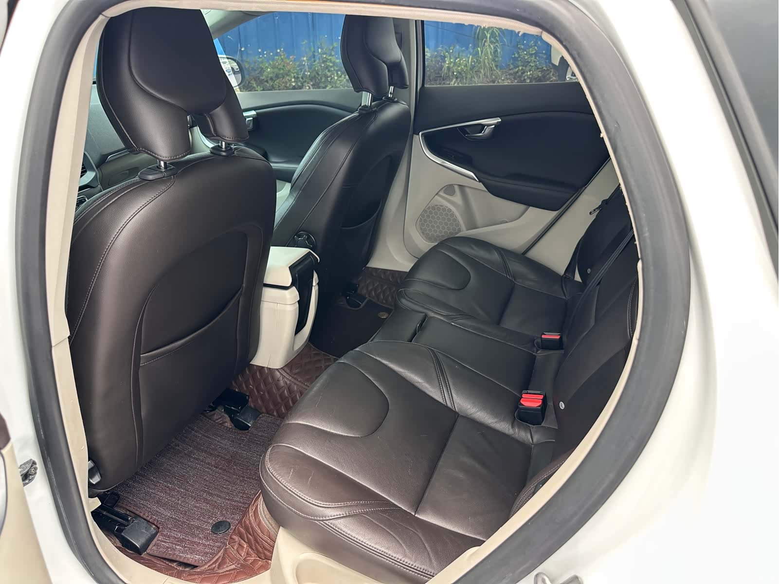 Volvo V40, 2015 9