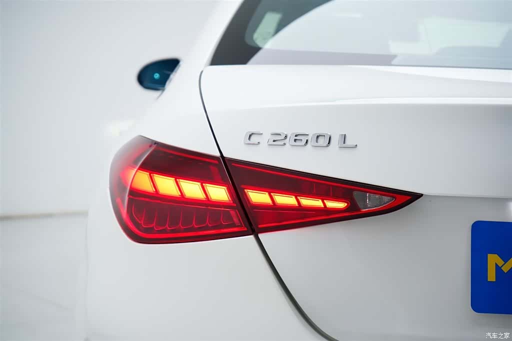 Mercedes-Benz C-Class, 2023 34