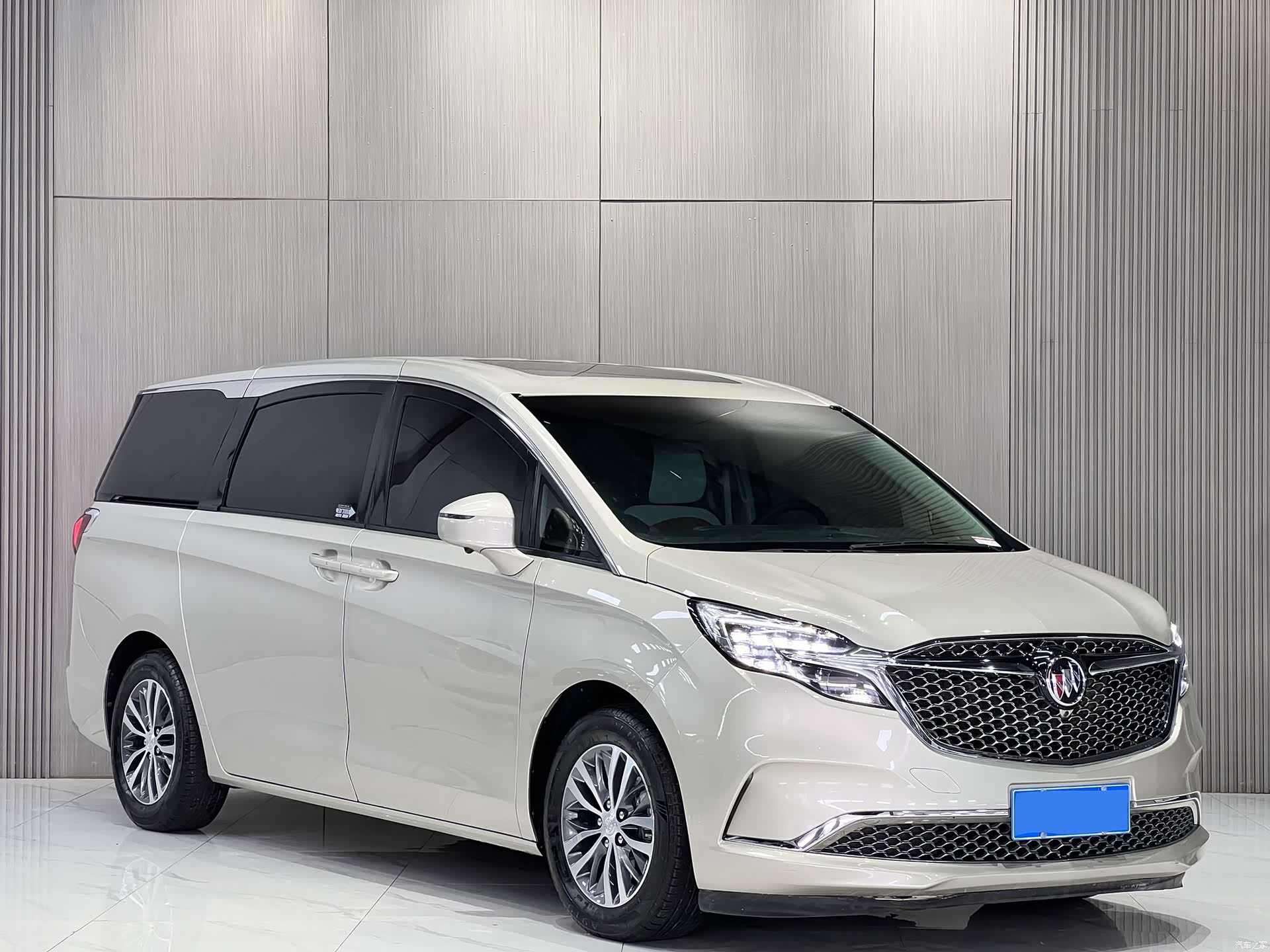 Buick GL8, 2021 3